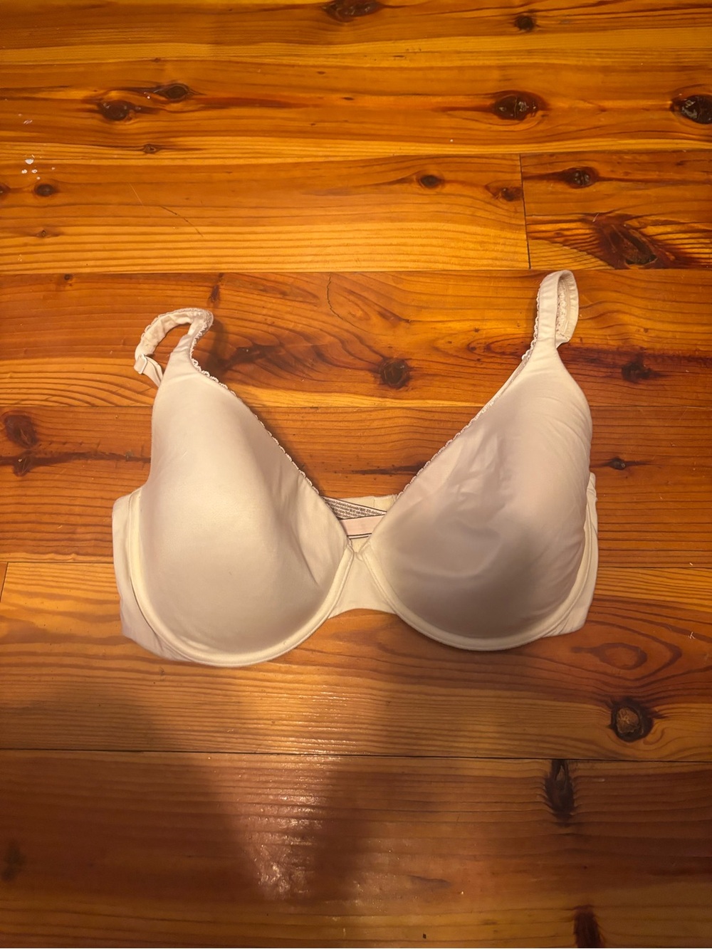 Victoria's Secret Smooth White T-Shirt Bra